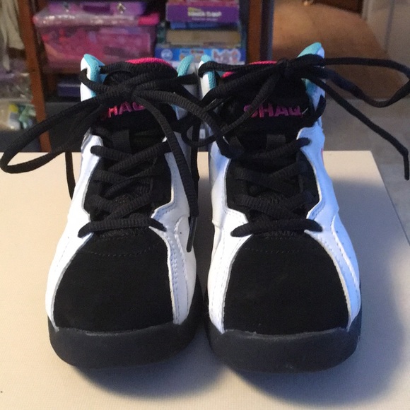 Youth basketball sneakers - Picture 2 of 6